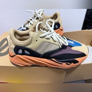 YEEZY BOOST 700